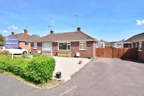 2 bedroom semi-detached bungalow for sale