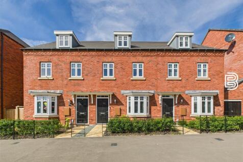 3 bedroom town house for sale