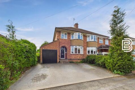 3 bedroom semi-detached house for sale