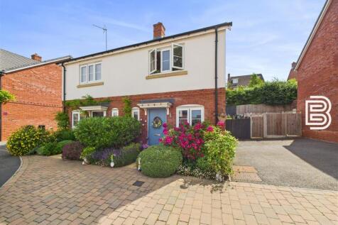 2 bedroom semi-detached house for sale