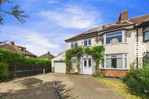 4 bedroom semi-detached house for sale