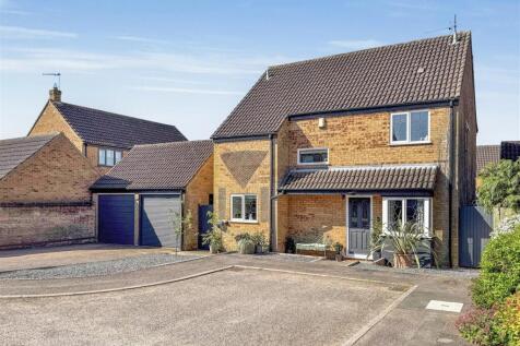 Brittons Close, Bedford MK44 4 bed detached house for sale