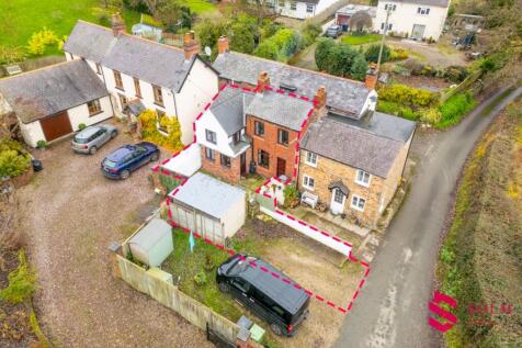 2 bedroom semi-detached house for sale