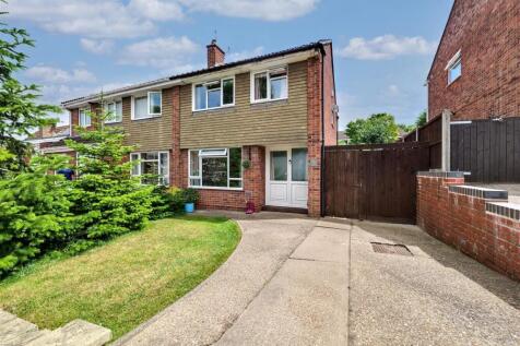 3 bedroom semi-detached house for sale