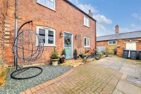 2 bedroom cottage for sale
