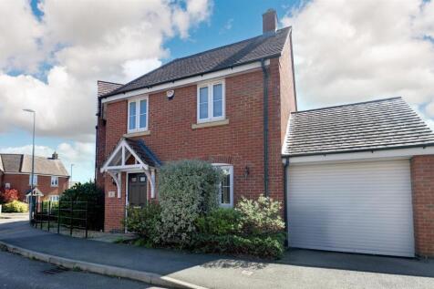 Buttercup Road, Desborough NN14 3 bed semi