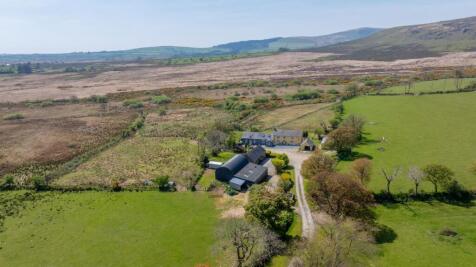 Mynachlogddu, Clynderwen SA66 9 bed property with land for sale