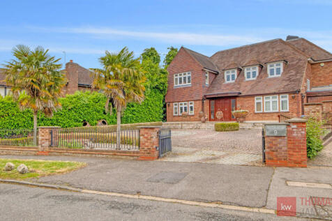 Greenbrook Avenue, Barnet, EN4 6 bed detached house for sale