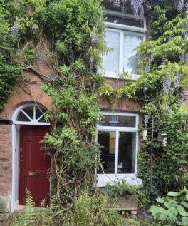 2 bedroom town house for sale