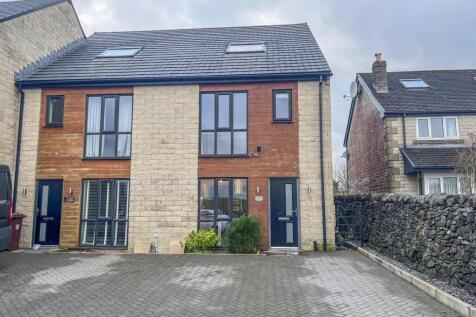 4 bedroom terraced house for sale