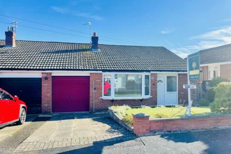 2 bedroom semi-detached bungalow for sale