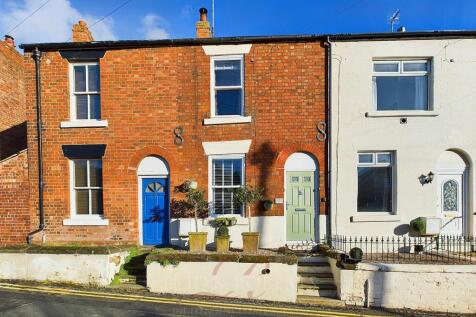 2 bedroom terraced house for sale