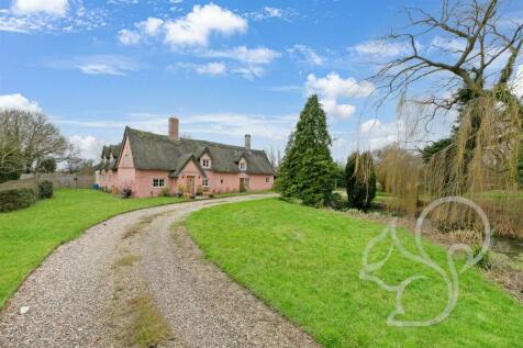 5 bedroom detached house for sale