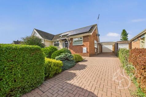 2 bedroom semi-detached bungalow for sale