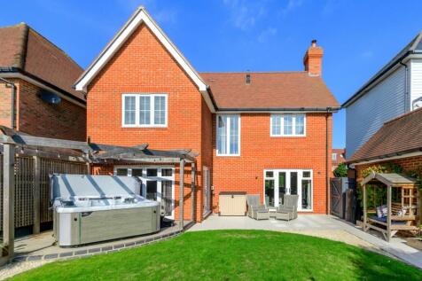 Sonning Crescent, Bersted Park, PO21 4 bed detached house for sale