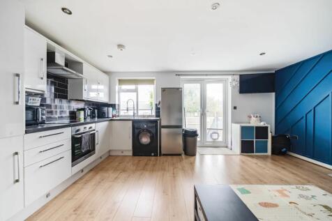 Gower Road, Fields House Gower Road... 1 bed flat for sale