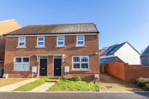 3 bedroom semi-detached house for sale