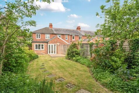 Castle Road, Rowland's Castle, PO9 3 bed semi
