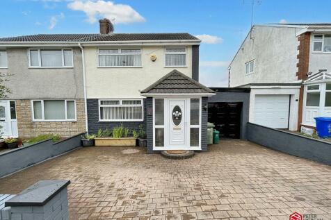 3 bedroom semi-detached house for sale