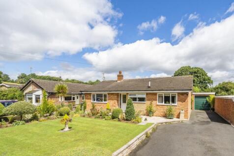 Yarpole, Leominster HR6 2 bed detached bungalow for sale