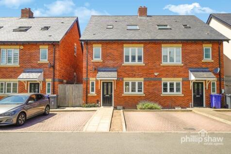 4 bedroom semi-detached house for sale