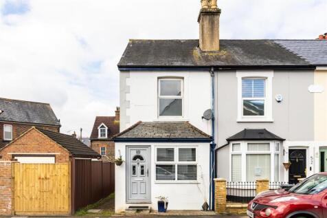 Redstone Road, Redhill 2 bed end of terrace house for sale