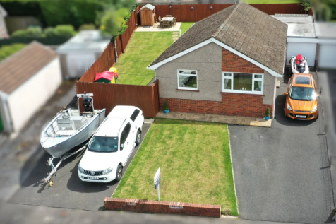3 bedroom detached bungalow for sale