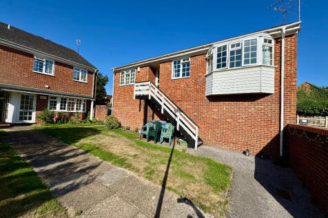 2 bedroom coach house for sale