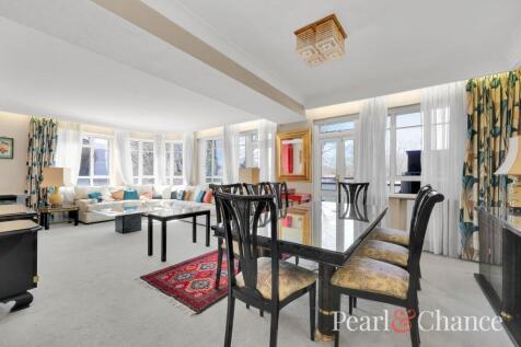 Riverside Drive, Golders Green Road... 3 bed apartment for sale