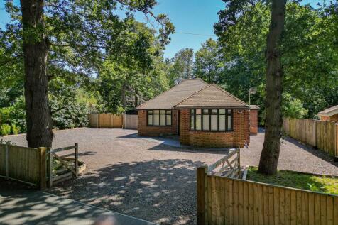 4 bedroom detached bungalow for sale