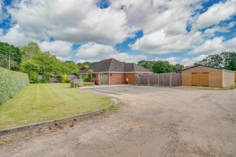 3 bedroom detached bungalow for sale