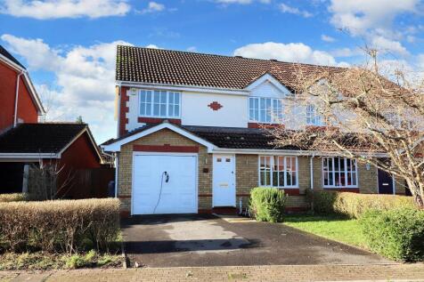 4 bedroom semi-detached house for sale