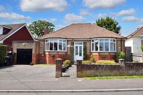 4 bedroom detached bungalow for sale