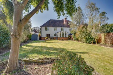 5 bedroom semi-detached house for sale