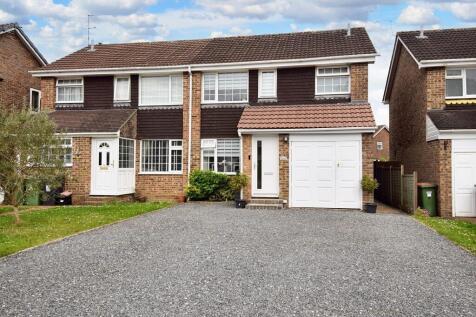 4 bedroom semi-detached house for sale