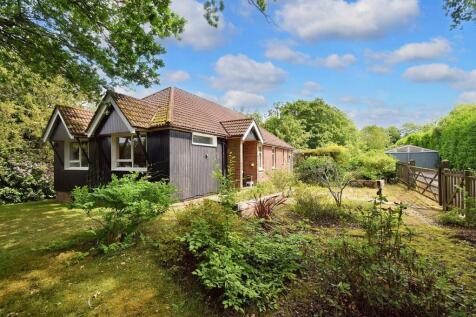 4 bedroom detached bungalow for sale
