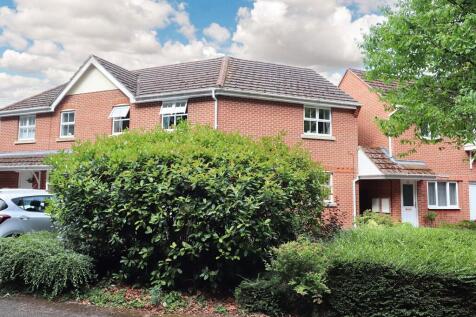 2 bedroom maisonette for sale