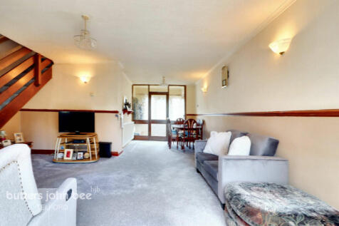 Queens Road, Telford 3 bed link detached house for sale