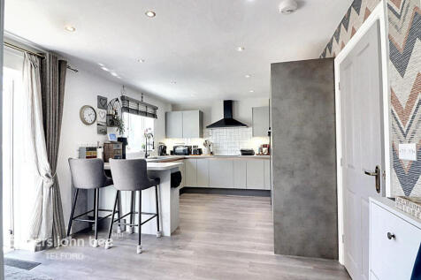 Oakengates Road, Telford 5 bed detached house for sale