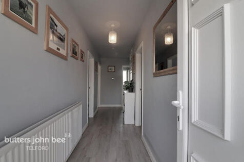 43 Sutherland Drive, Telford TF2 8QB 2 bed bungalow for sale