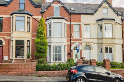 5 bedroom terraced house for sale