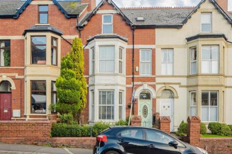 5 bedroom terraced house for sale