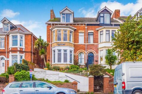 5 bedroom semi-detached house for sale