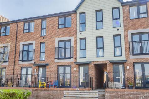 4 bedroom town house for sale