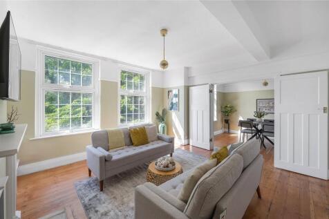 3 bedroom flat for sale
