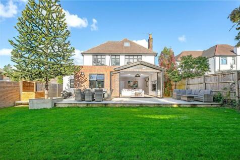 5 bedroom detached house for sale