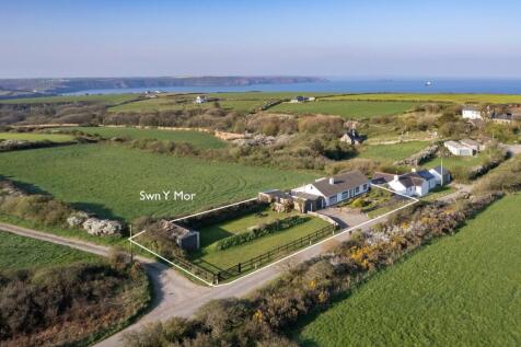 4 bedroom detached bungalow for sale