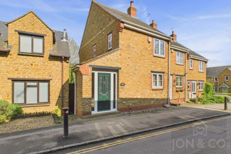 2 bedroom cottage for sale