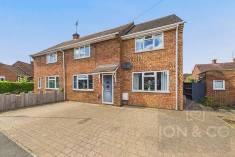 4 bedroom semi-detached house for sale