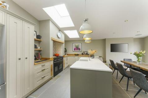 Camp Road, Bristol BS35 6 bed detached house for sale